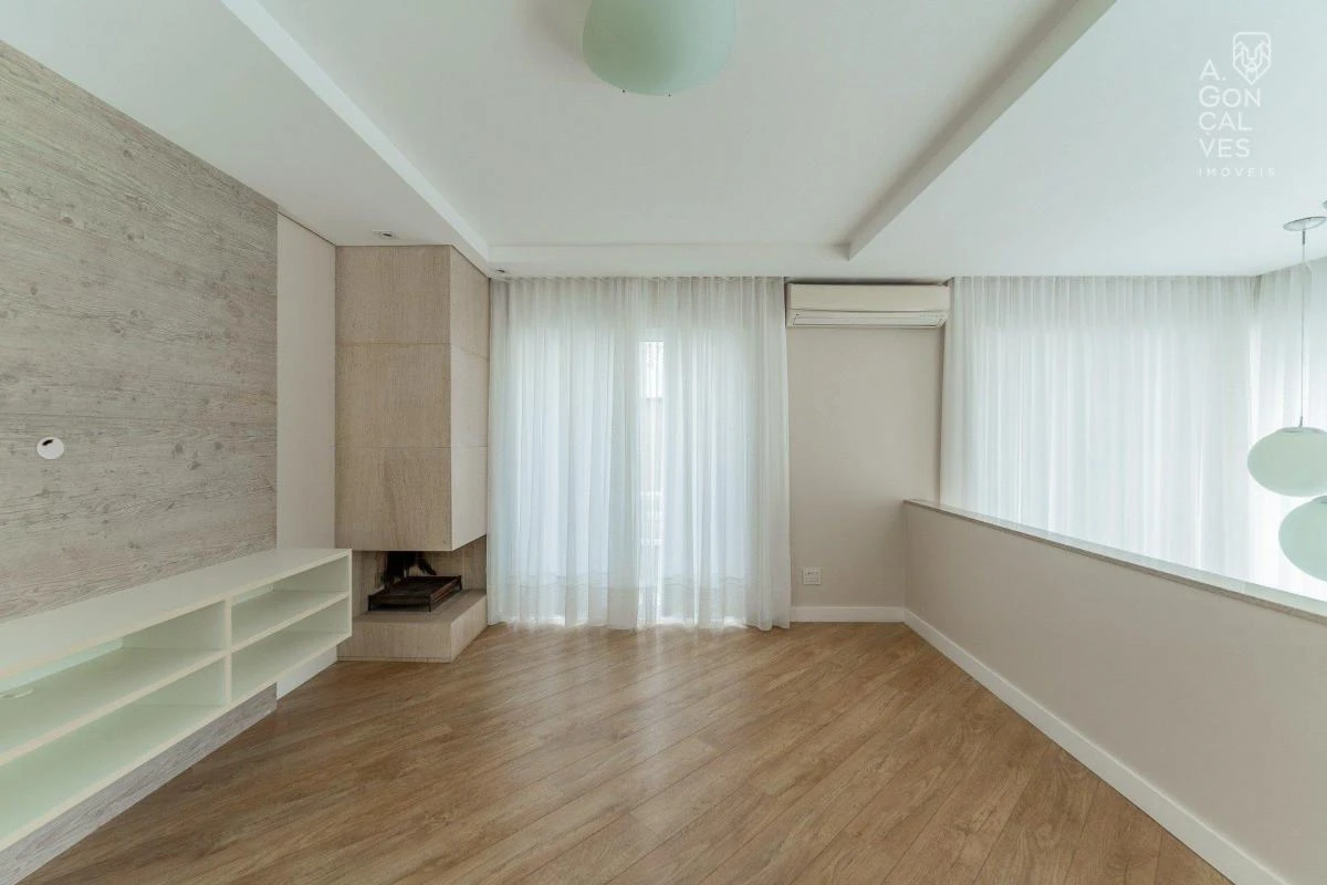 4-bedroom house with floor-to-ceiling windows in Curitiba — photo 26
