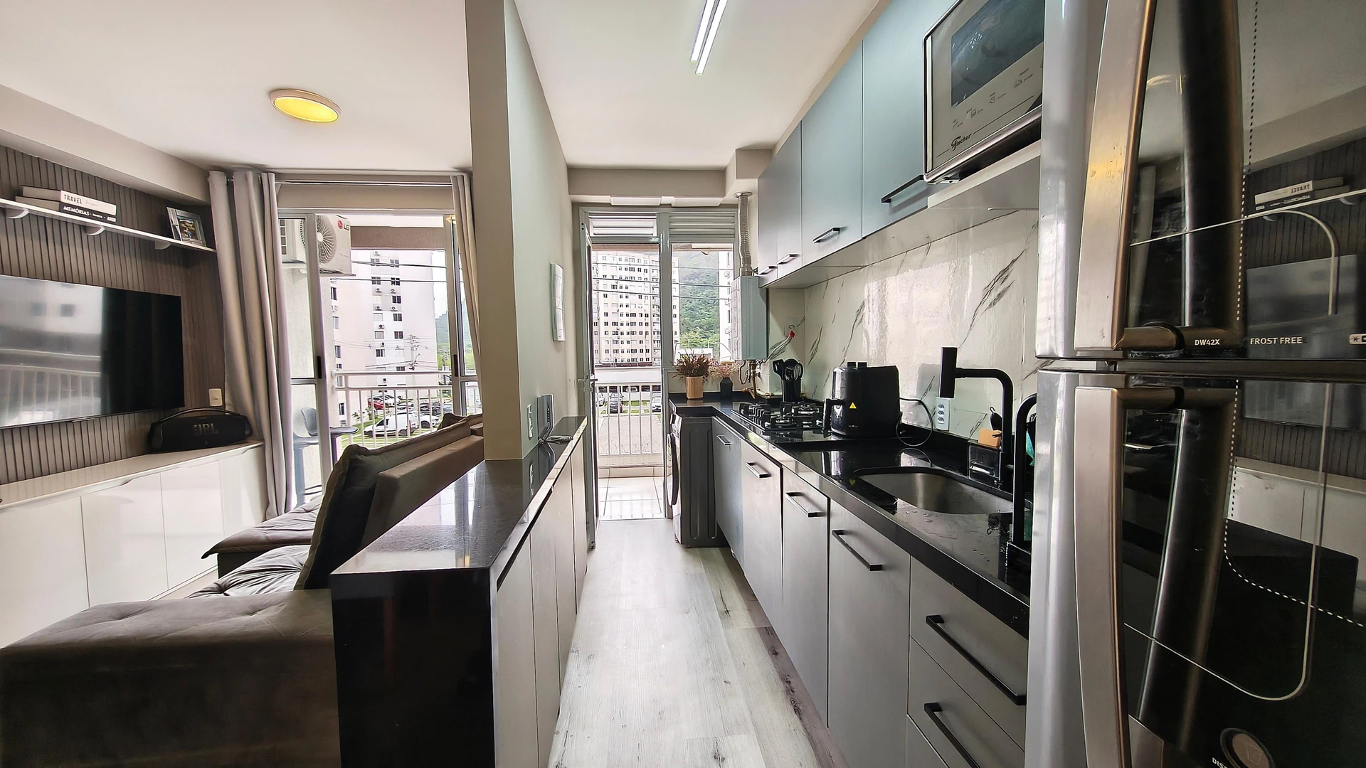 3-bedroom apartment with a washing machine — photo 8