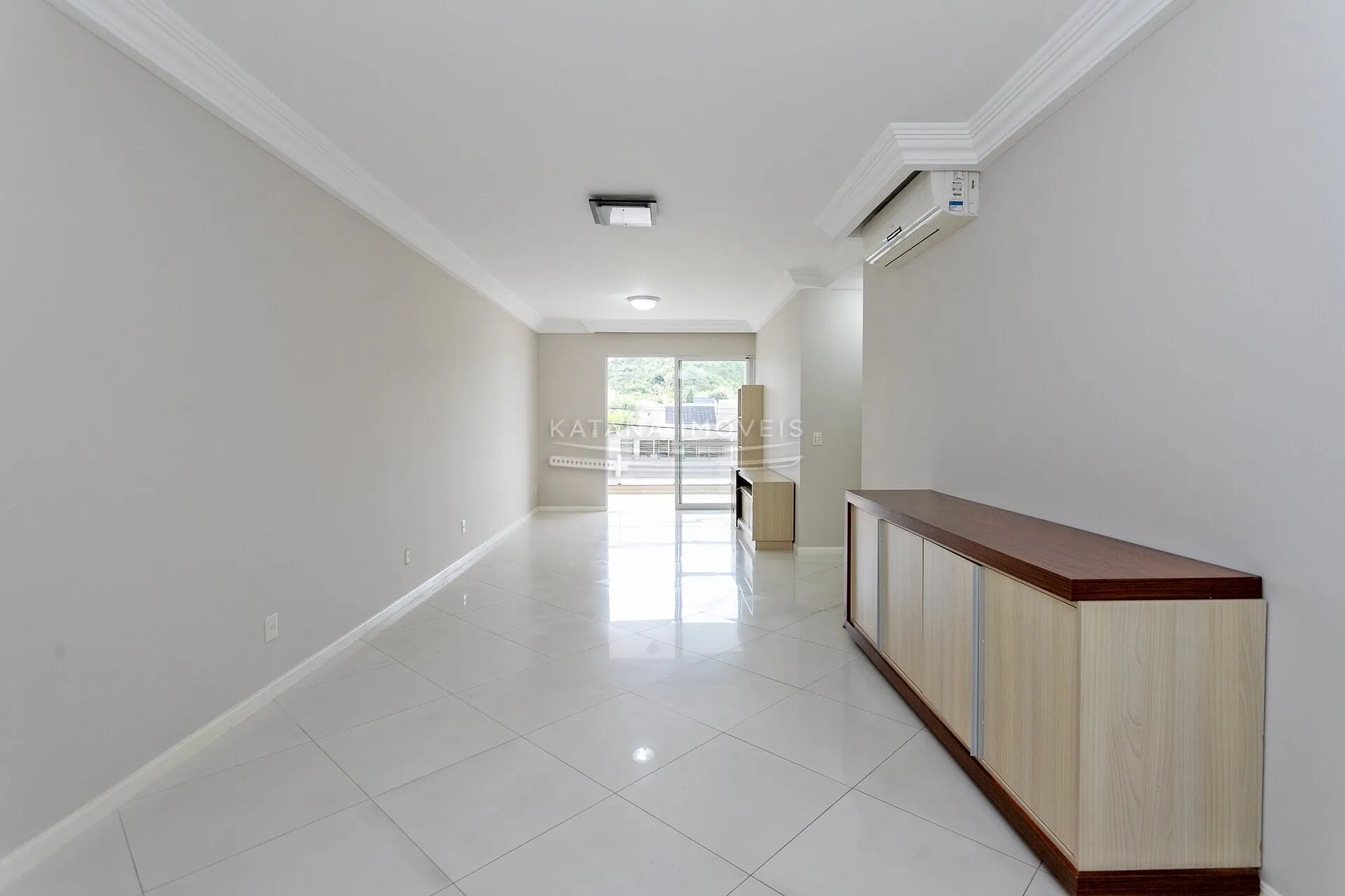 4-bedroom apartment with a bathtub in Florianópolis — photo 3