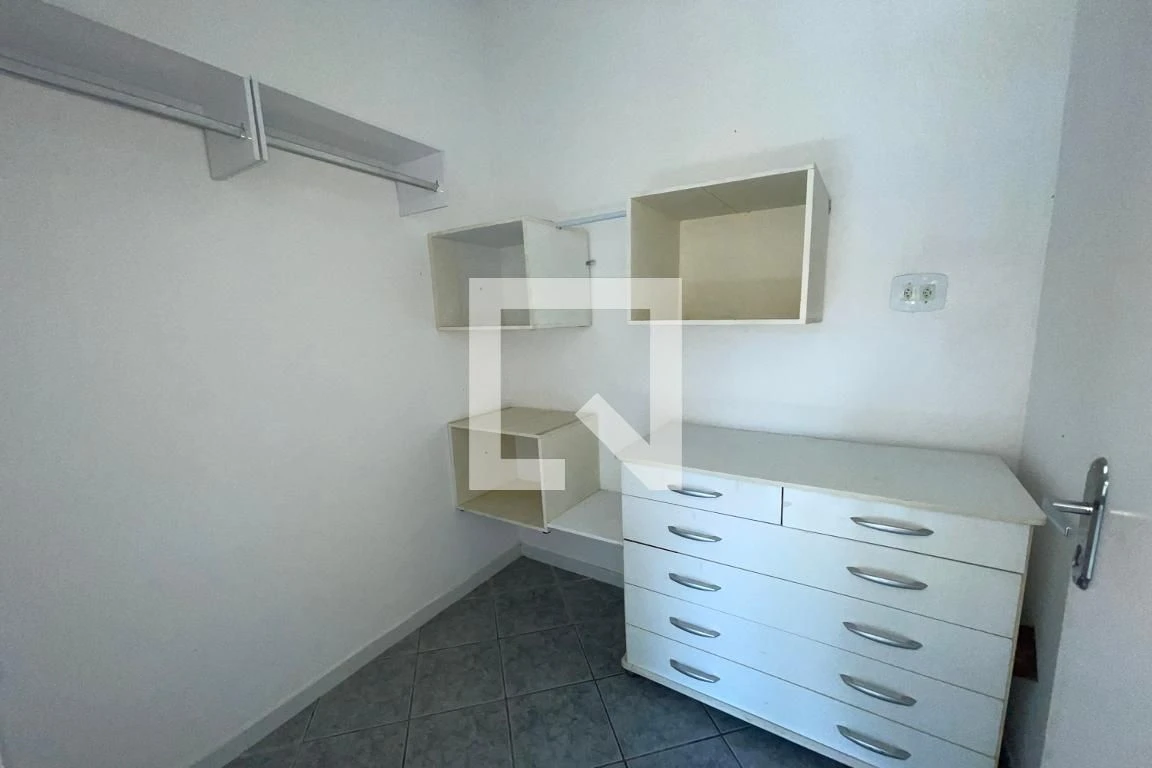 Casa para alugar com 4 quartos, varanda e quintal — photo 49