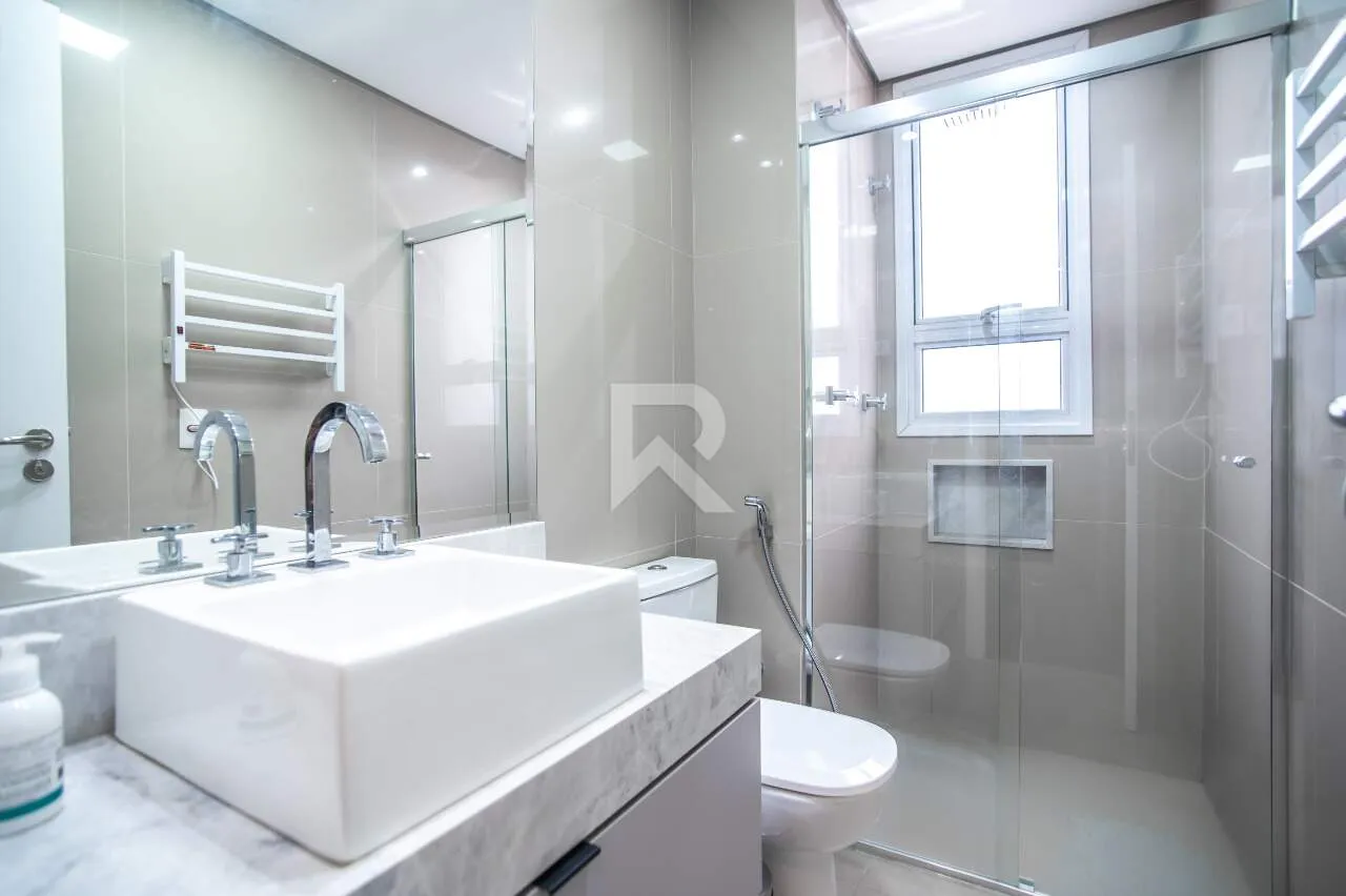 Furnished apartment with 4 en-suite bedrooms and 255 m² — photo 26