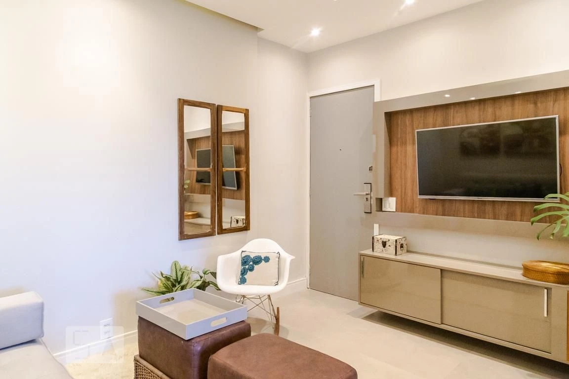 Furnished 2-bedroom apartment with a glassed-in balcony — photo 55