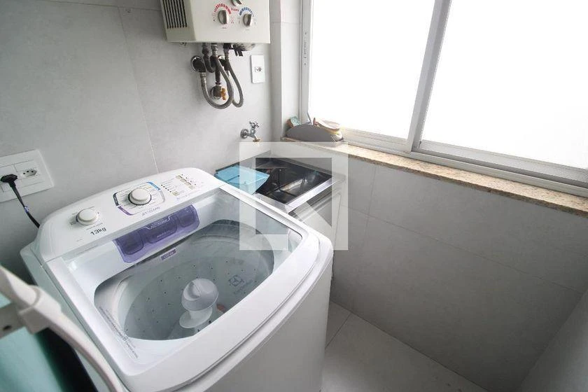 2-bedroom apartment in a building with a gym — photo 5