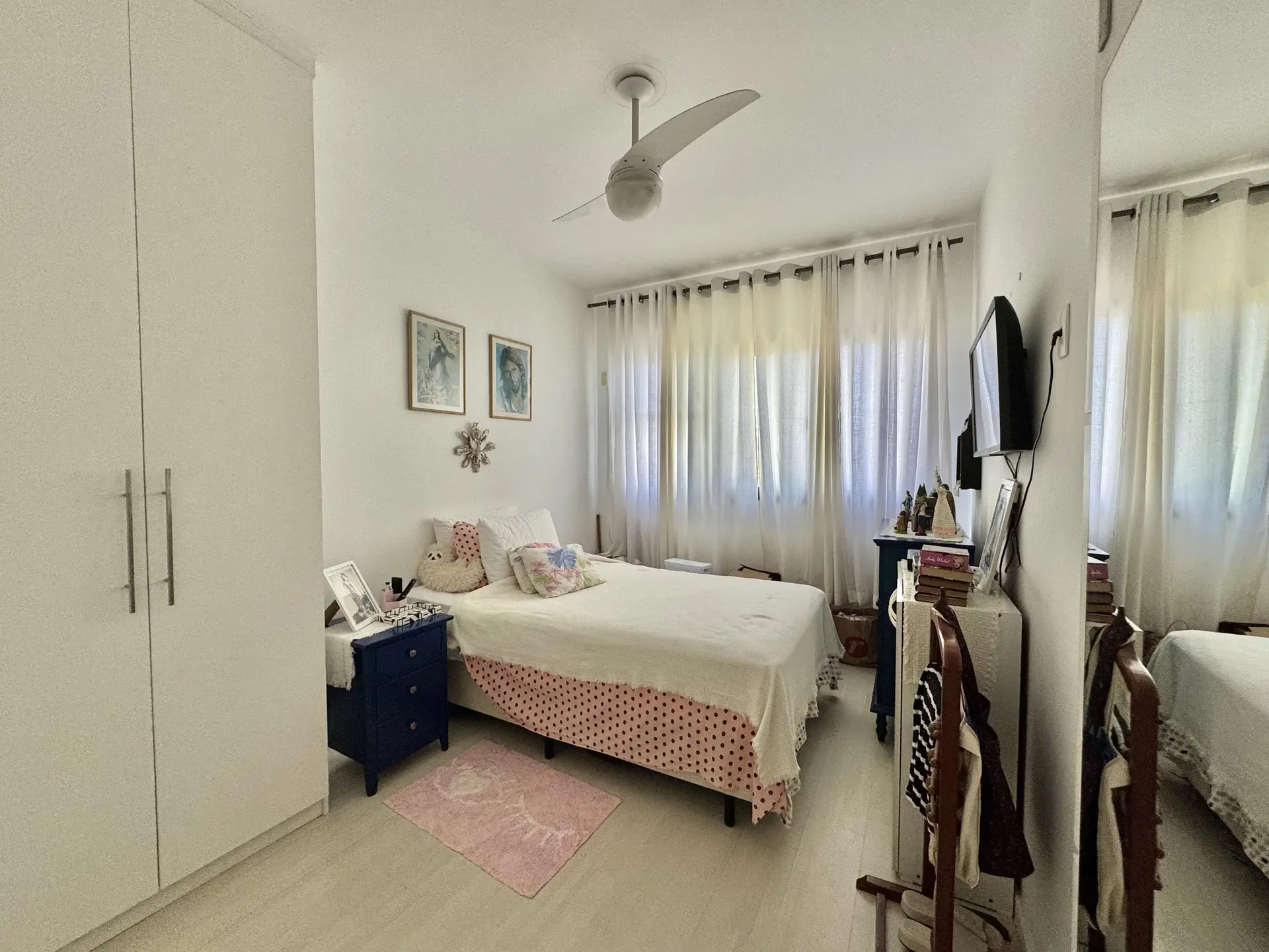 Glass-enclosed balcony in a 2-bedroom apartment, 72 m² — photo 4