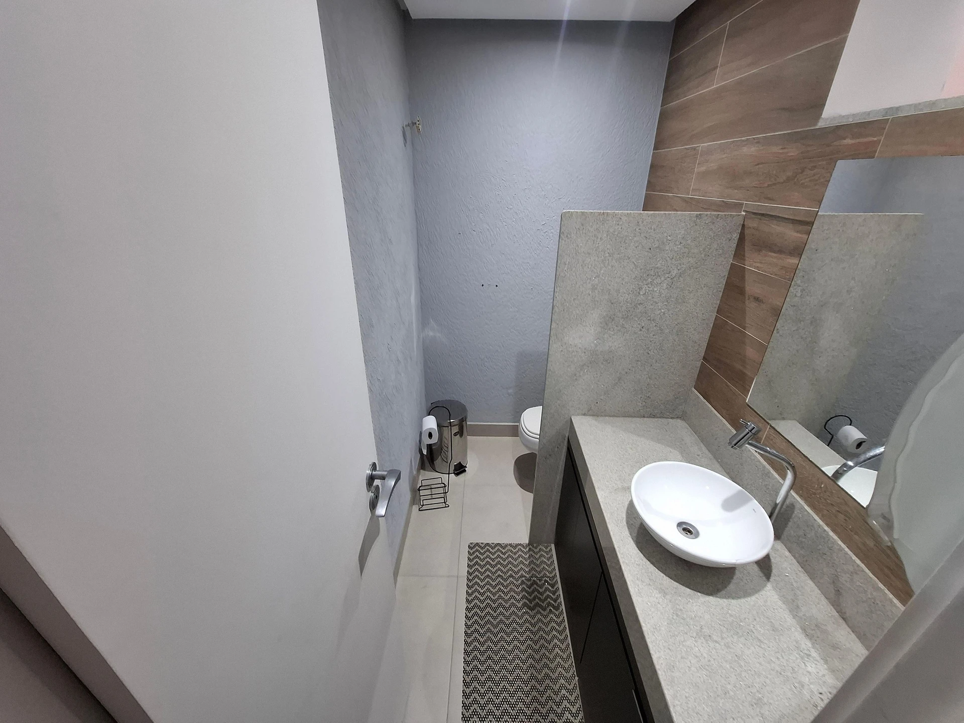 Furnished 2-bedroom apartment with 2 bathrooms — photo 26