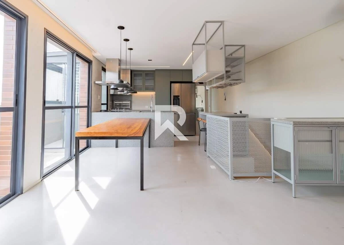 3-bedroom apartment with a walk-in closet in Curitiba