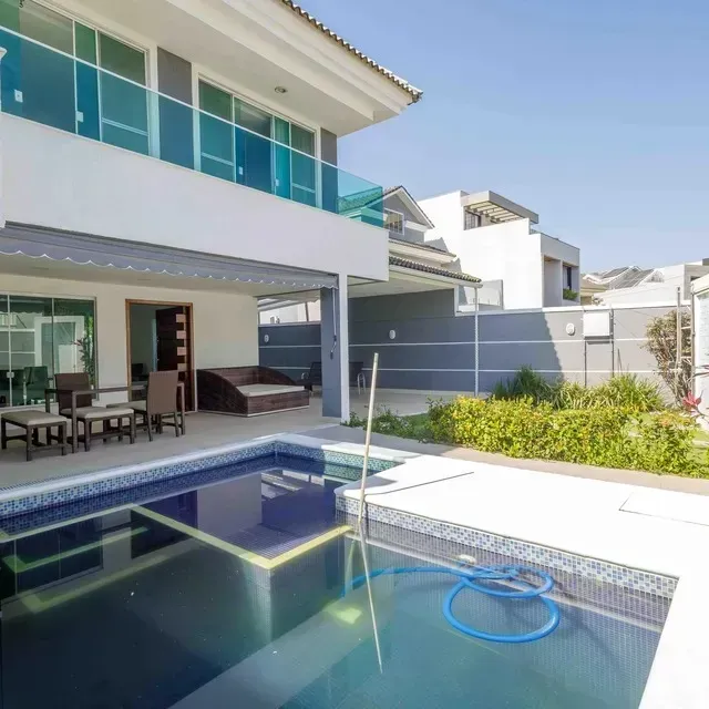 5-bedroom house with a bathtub in Rio de Janeiro — photo 13