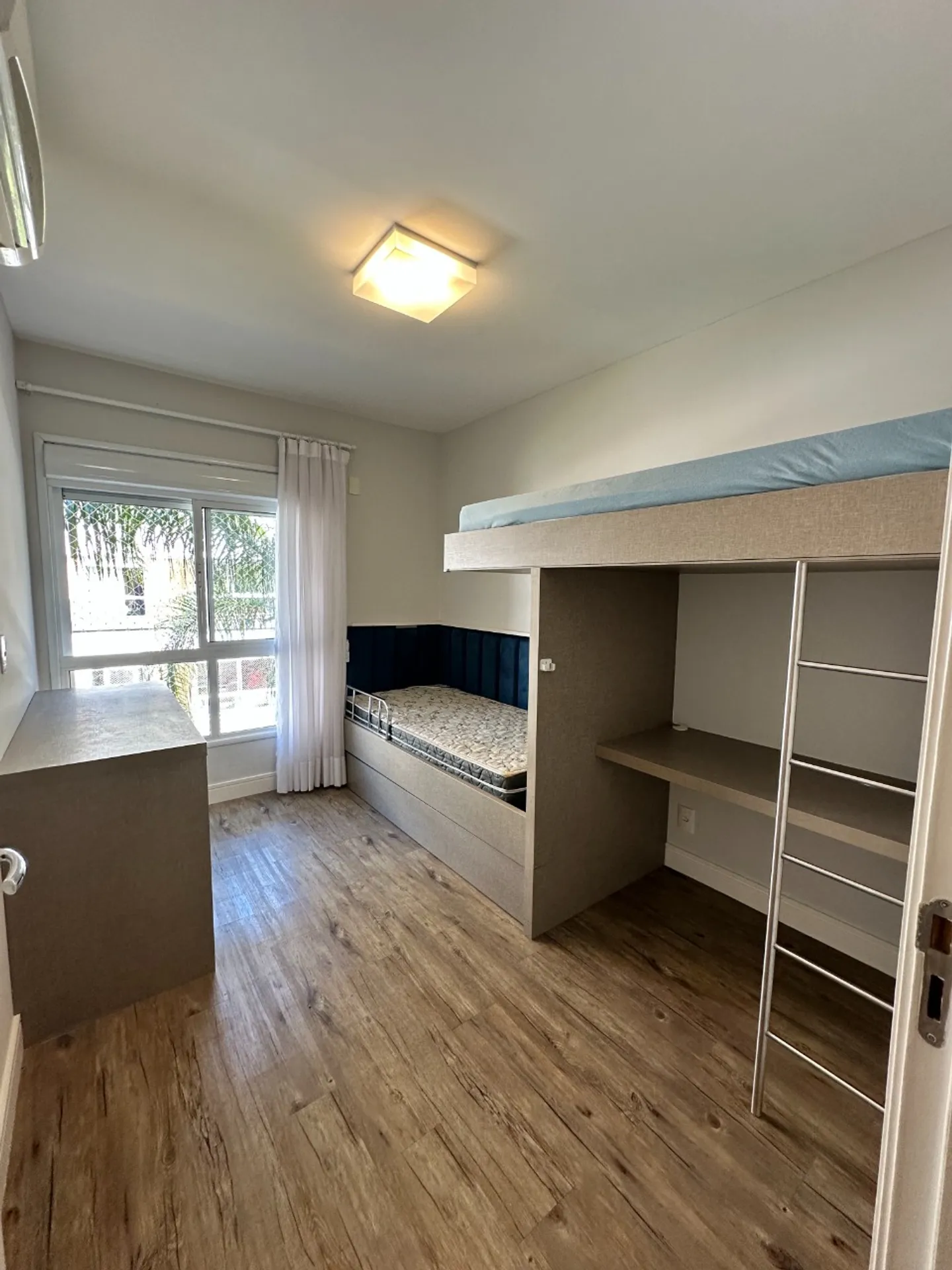 Apartamento amueblado de 2 dormitorios con terraza y parrilla — photo 11