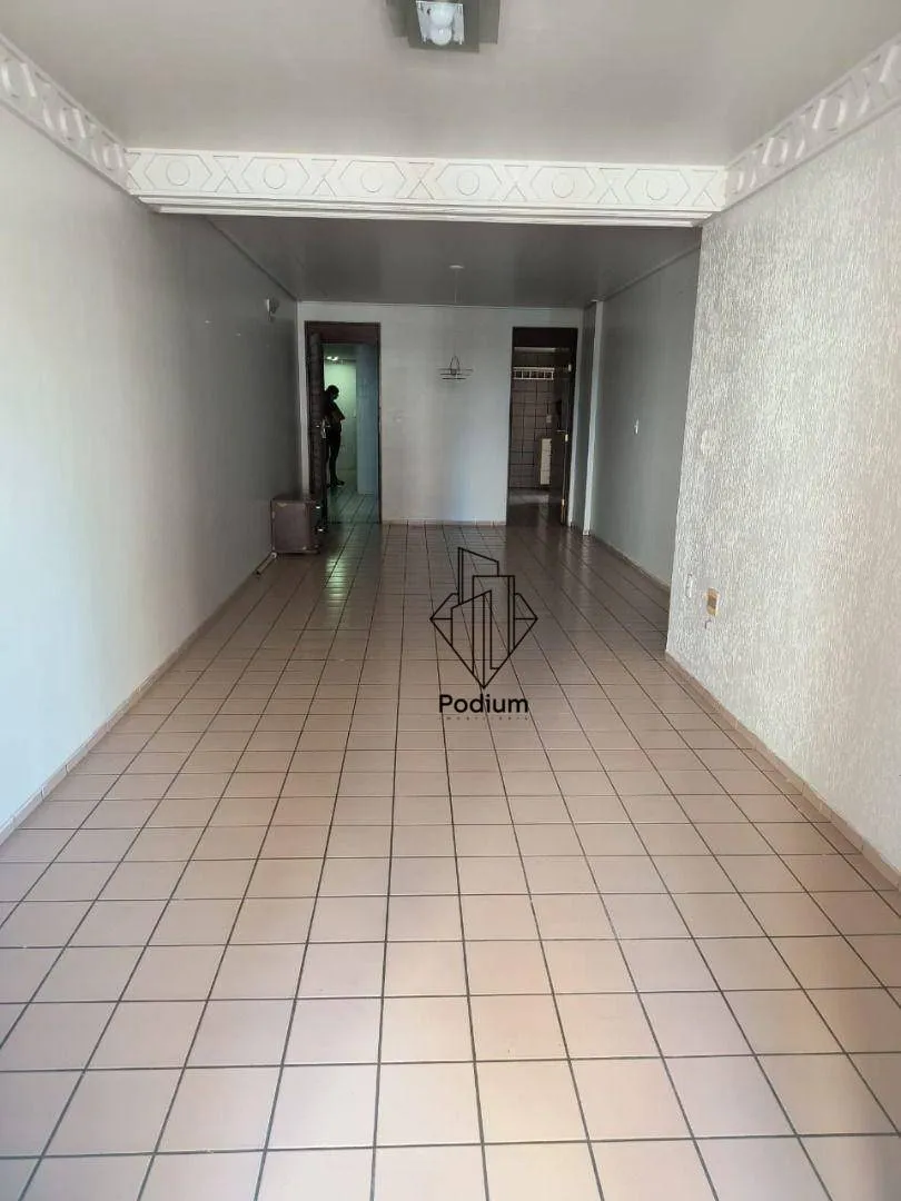 148 m² apartment with 4 bedrooms and a balcony — photo 9