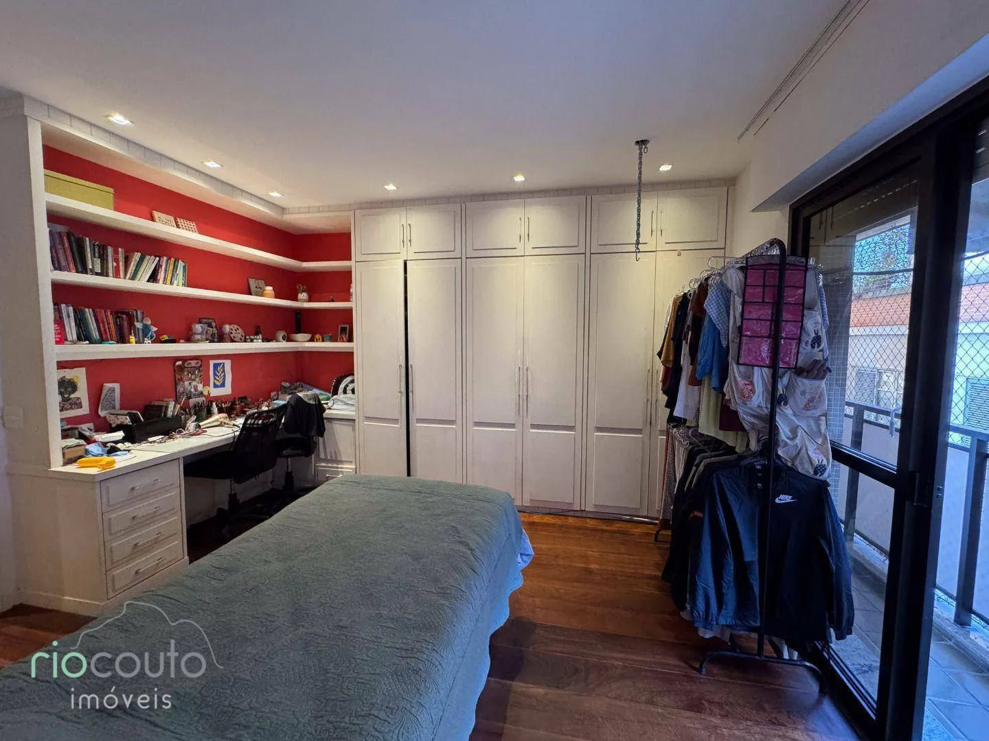 Apartment with 4 bedrooms and balconies, 370 m² — photo 37