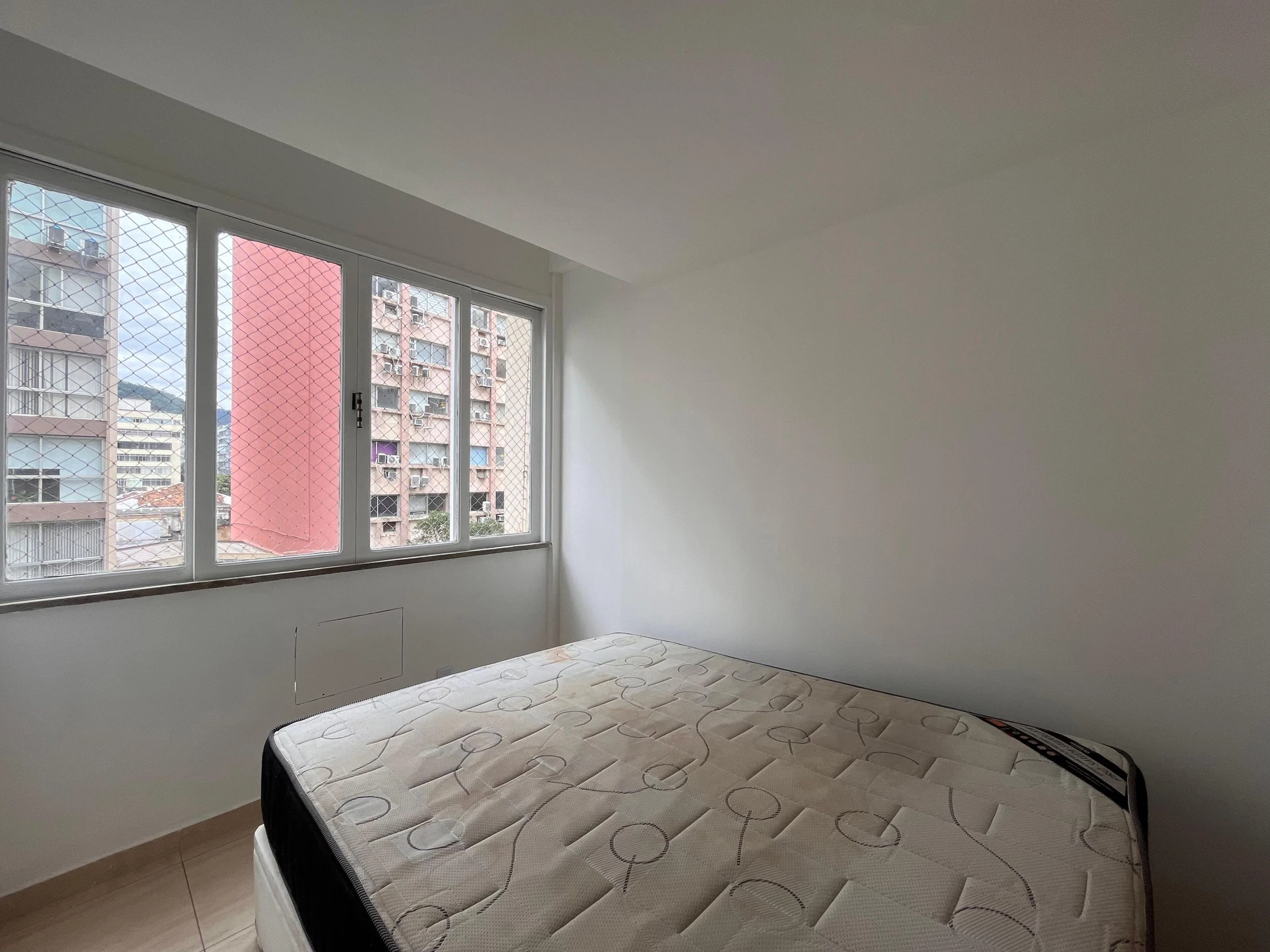 3-bedroom apartment with separate kitchen and electric stove — photo 22