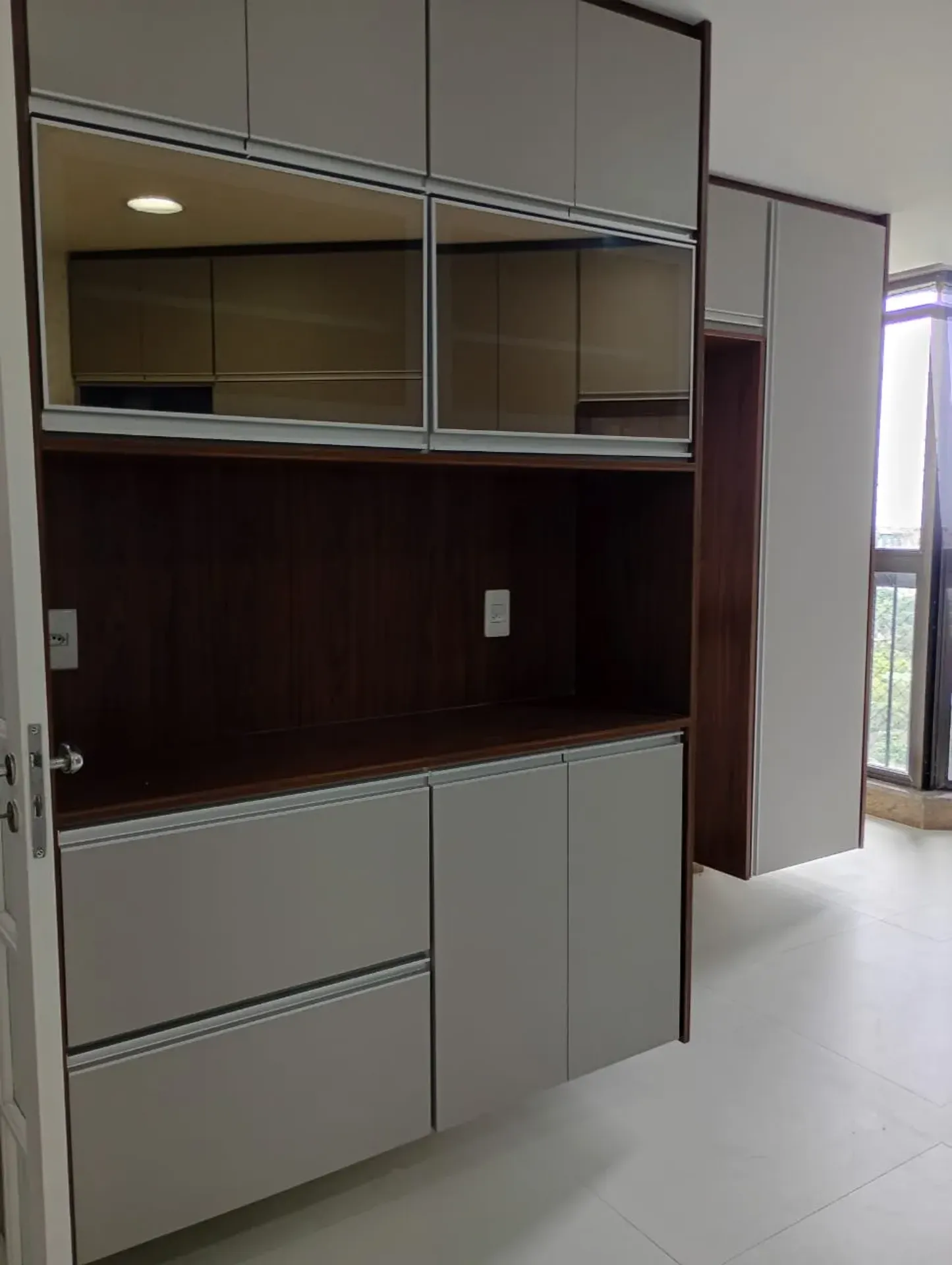 3-bedroom apartment with floor-to-ceiling windows — photo 2