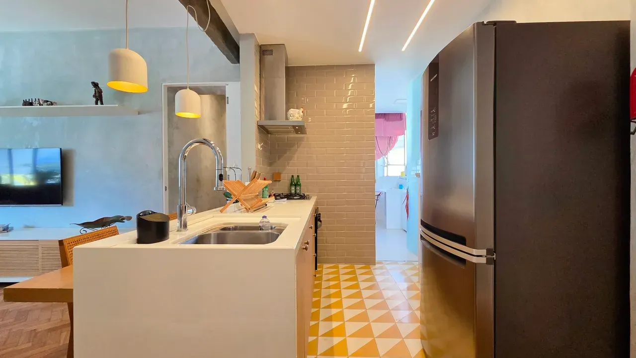 Furnished 3-bedroom apartment with open-plan gas kitchen — photo 2