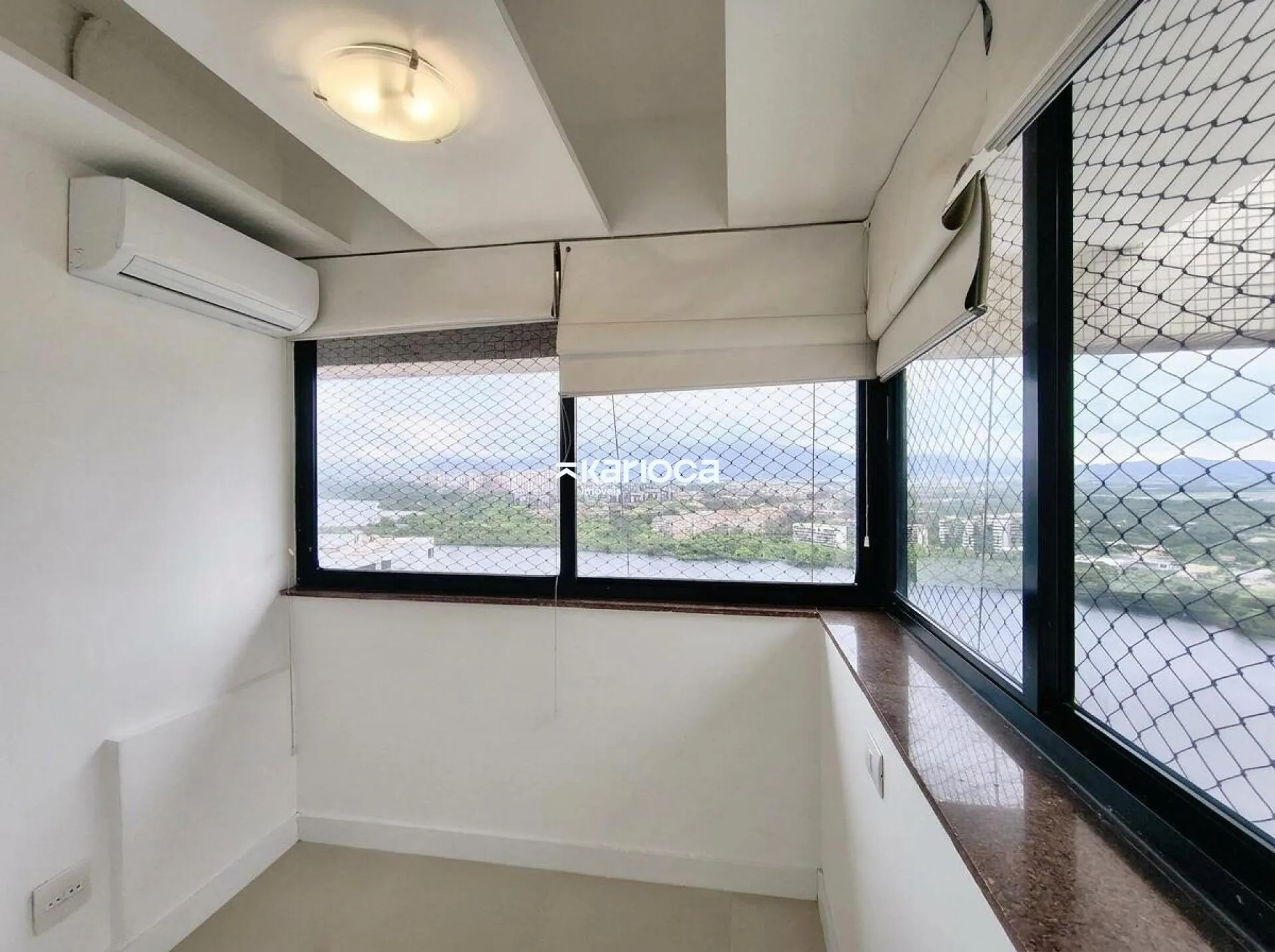 Duplex penthouse with 2 en-suite bedrooms and floor-to-ceiling windows — photo 26