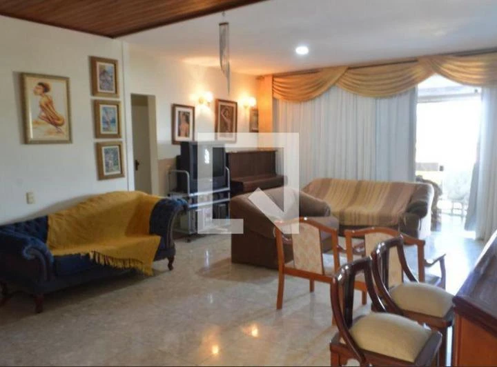 House with enclosed balcony, 6 bedrooms and 478 m² — photo 4