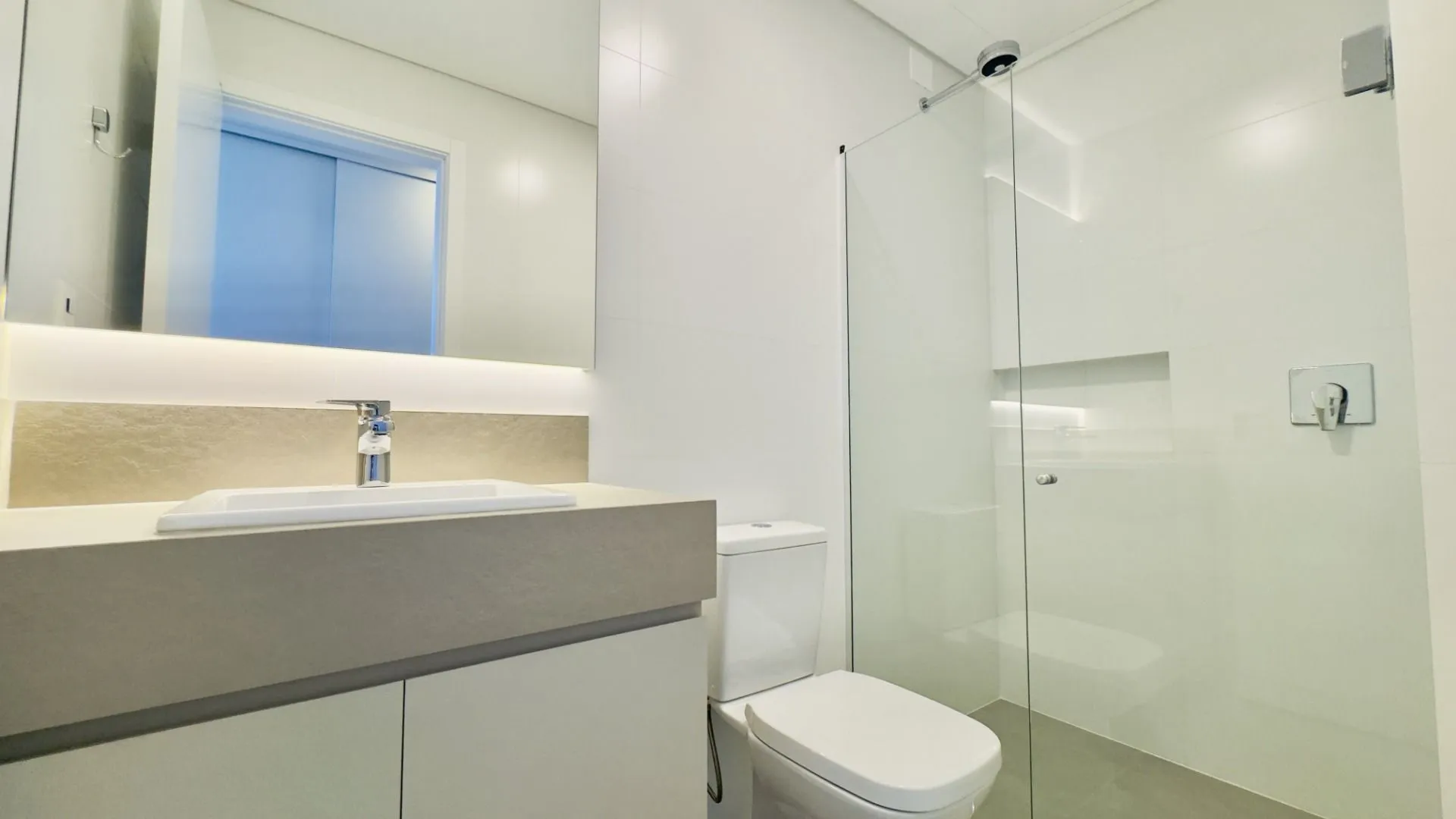 Water view in a 2-bedroom apartment, 110 m² — photo 26