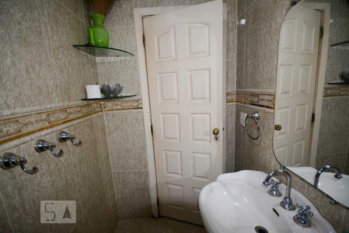 5-bedroom house with 6 bathrooms, 500 m² and 4 parking — photo 40