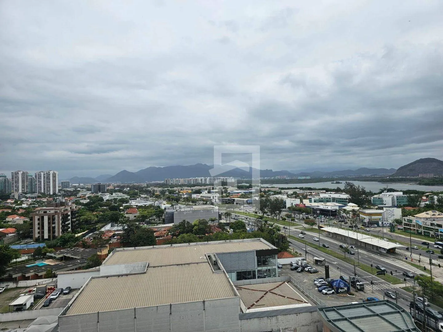 36 m² 1-bedroom suite apartment with parking — photo 2