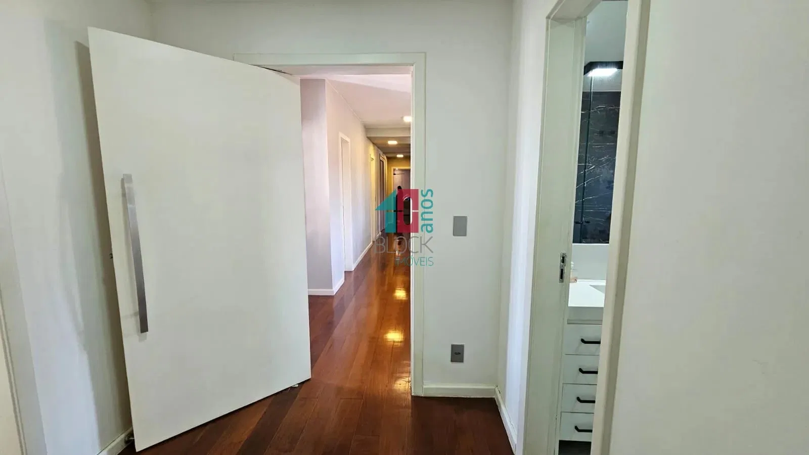 Casa em condomínio mobiliada com 4 suítes e 7 banheiros — photo 28