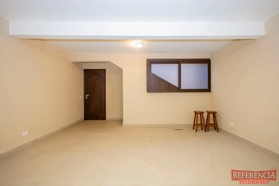 House, 550 m², with a walk-in closet — photo 63