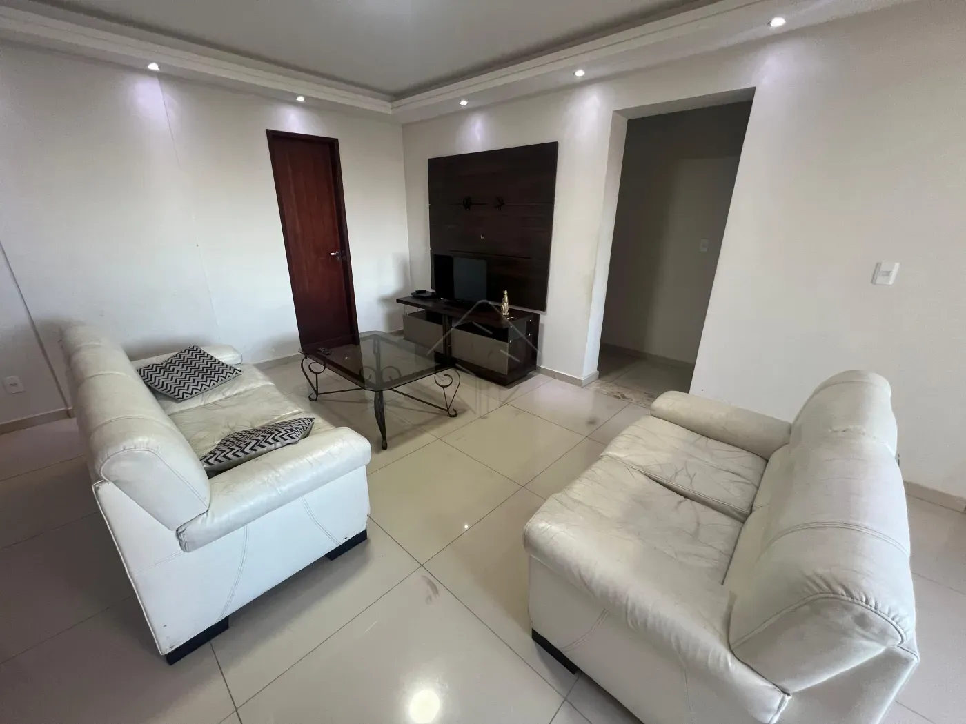 Furnished 4-bedroom apartment with 160 m²