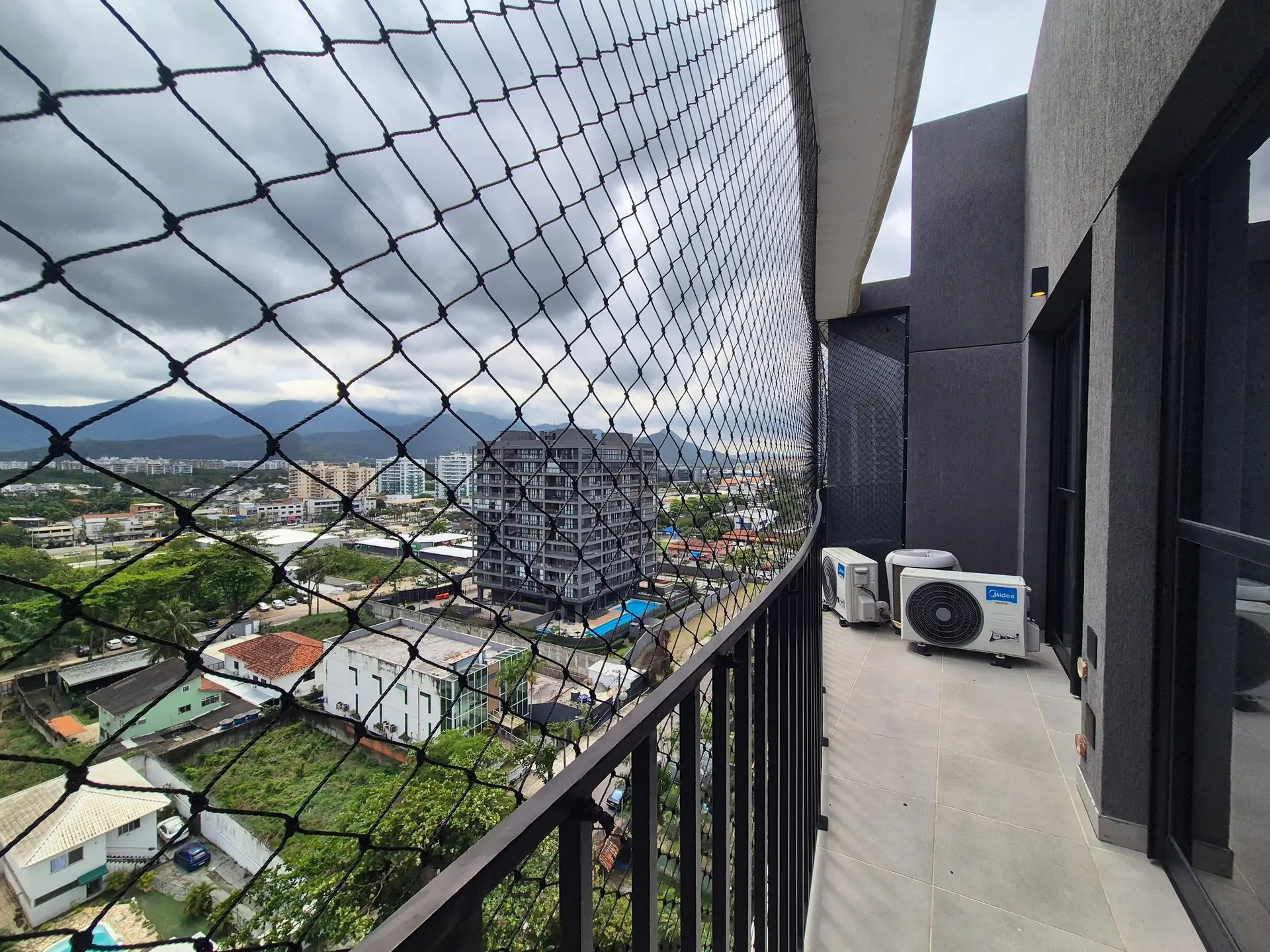 Furnished 2-bedroom apartment with enclosed balcony — photo 27