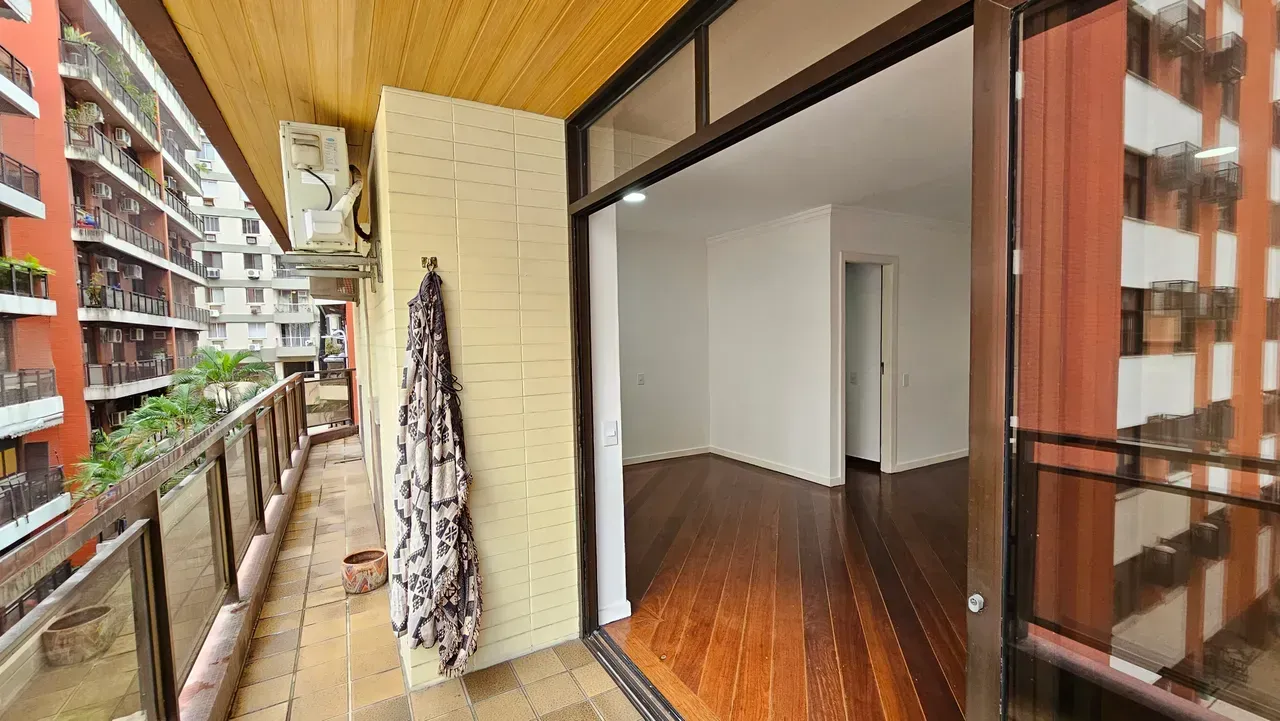 Apartment with 3 bedrooms and a balcony — photo 4