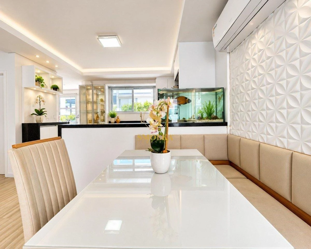 3-bedroom house with a walk-in closet in Florianópolis — photo 34