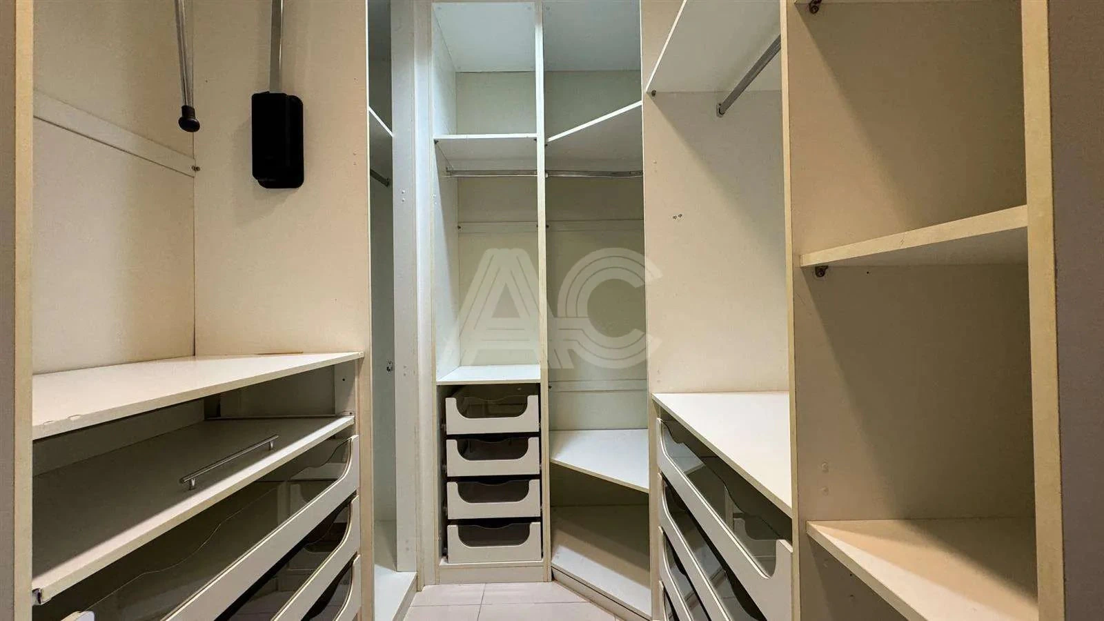 Casa em condomínio com 4 suítes e jardim privativo — photo 3