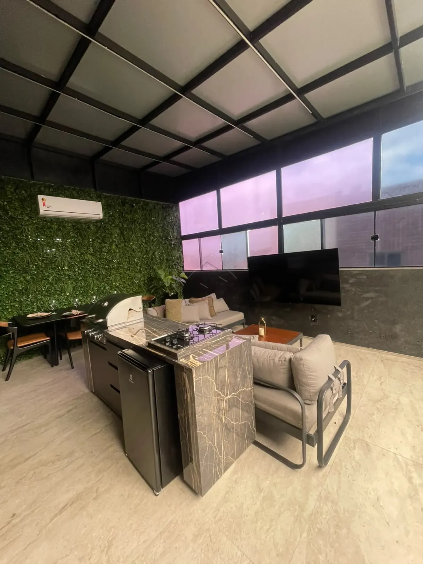 Furnished apartment, 123 m², with floor-to-ceiling windows — photo 13