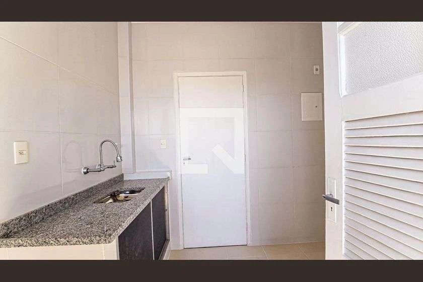 Apartamento com 2 quartos, 2 banheiros e 65 m² — photo 21