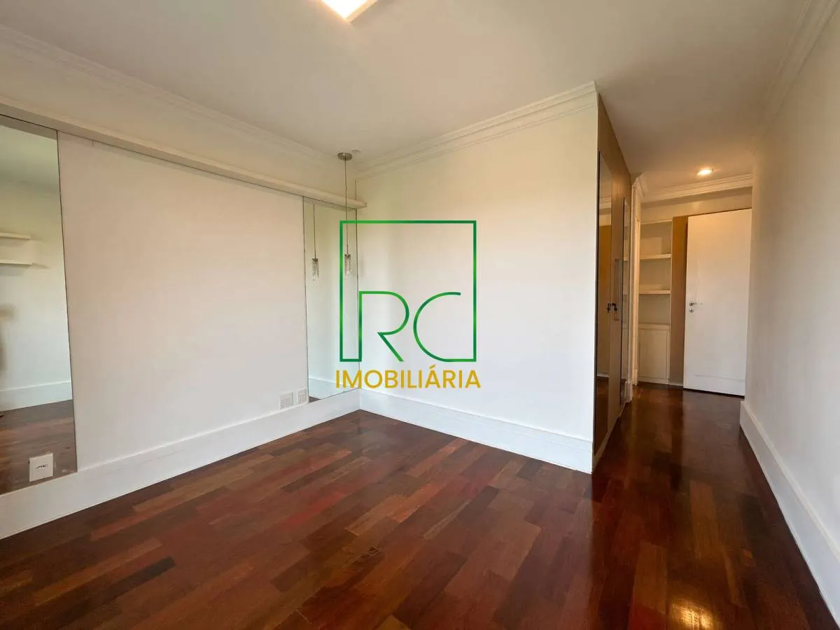 4 quartos e janelas do piso ao teto: apartamento de 174 m² — photo 29