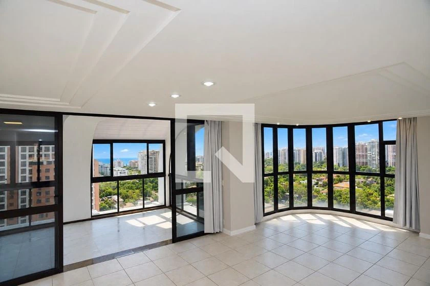 Квартира 200 м² з 3 спальнями та балконом — photo 8