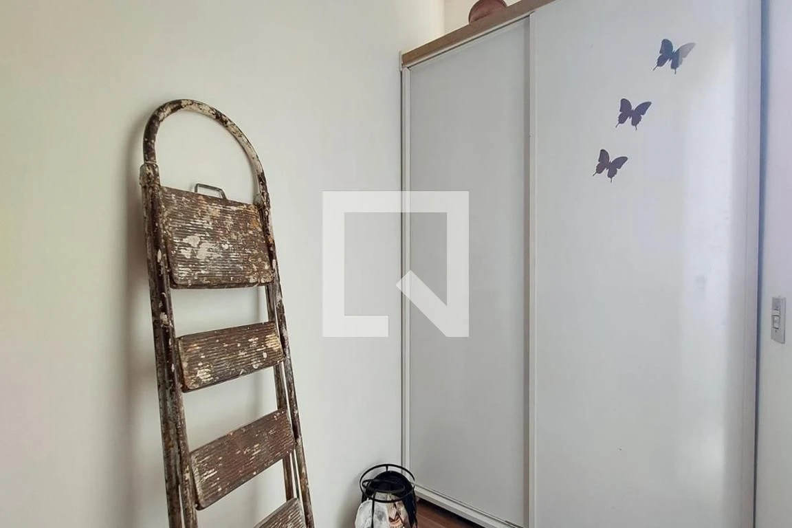 2-bedroom apartment in a building with a pool — photo 63