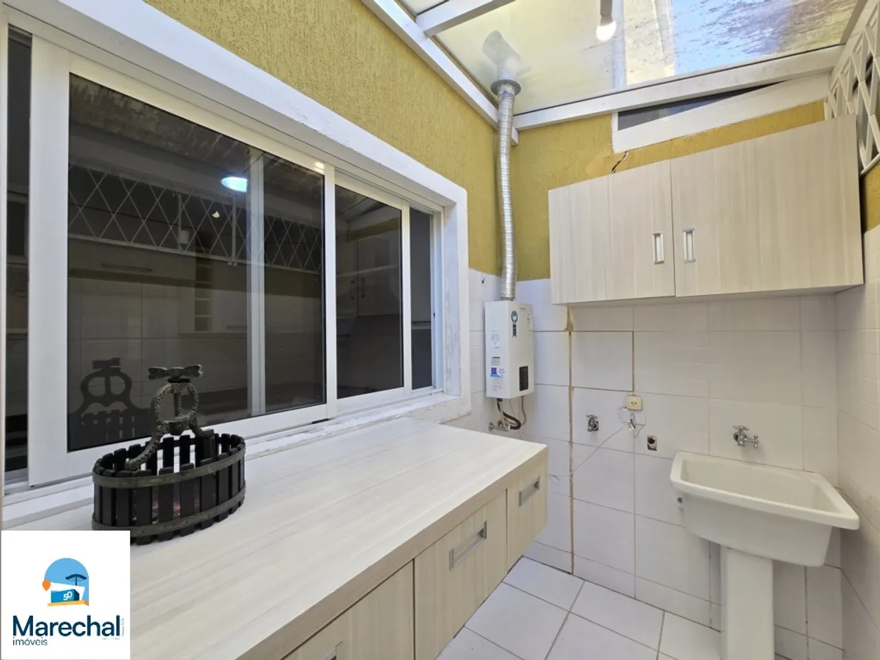 175 m² townhouse with 3 bedrooms and 2 parking spots — photo 8
