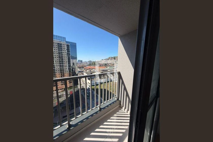 Apartamento de 3 quartos em condomínio com piscina — photo 2
