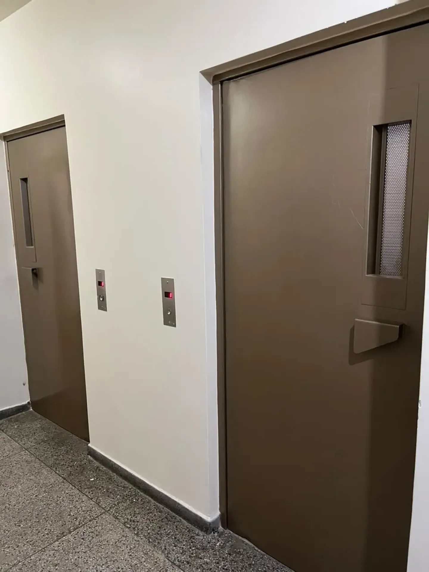 Apartment on the 1st floor with wood or laminate floors — photo 42