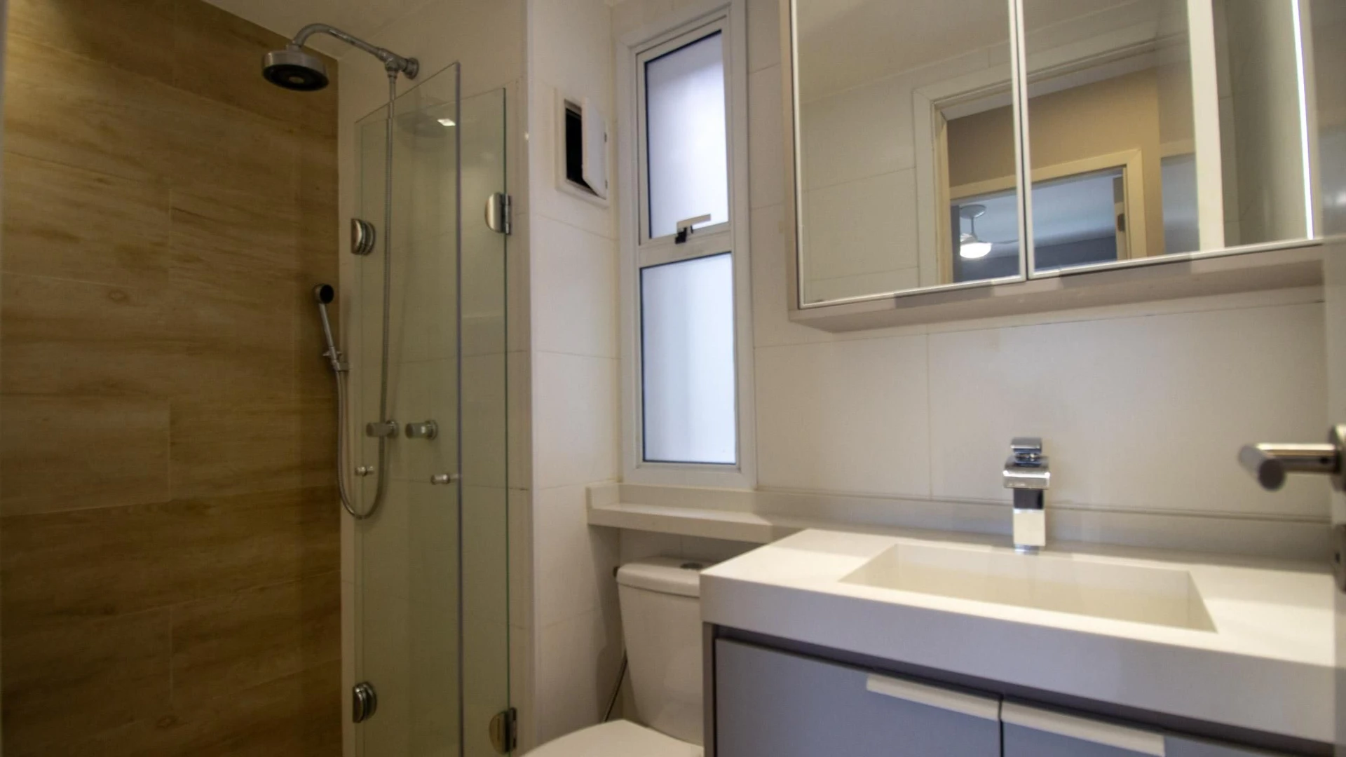 Casa de 3 dormitorios con balcón cerrado con vidrio — photo 19