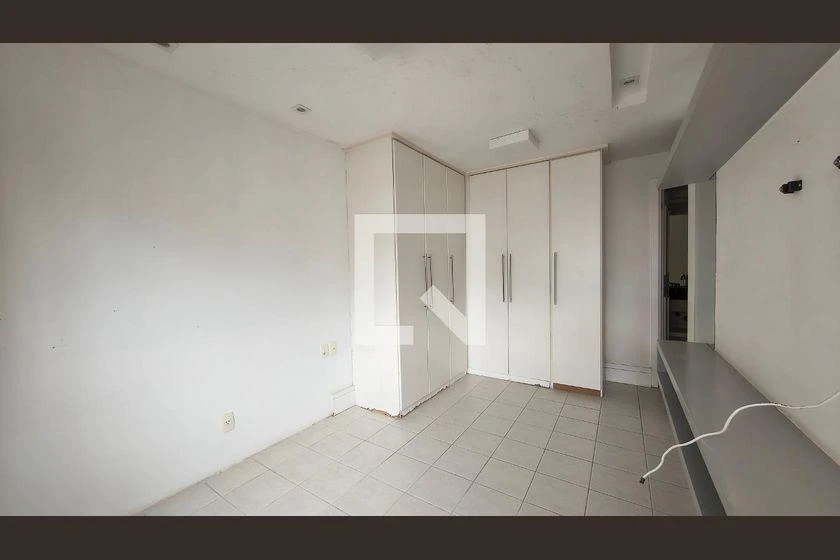 2-bedroom apartment in a building with a gym — photo 15