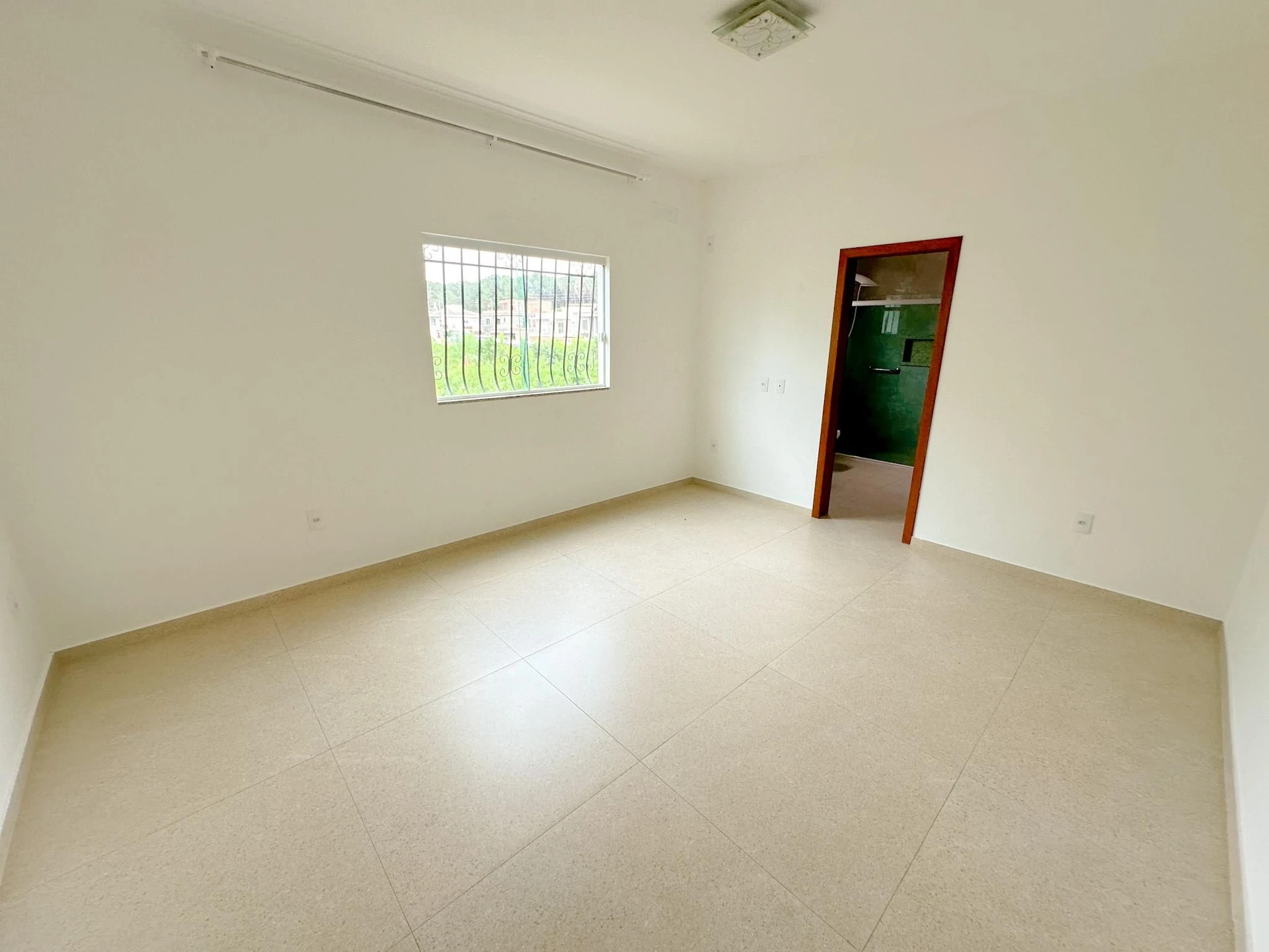 Garden in a 4-bedroom house, 194 m² — photo 42