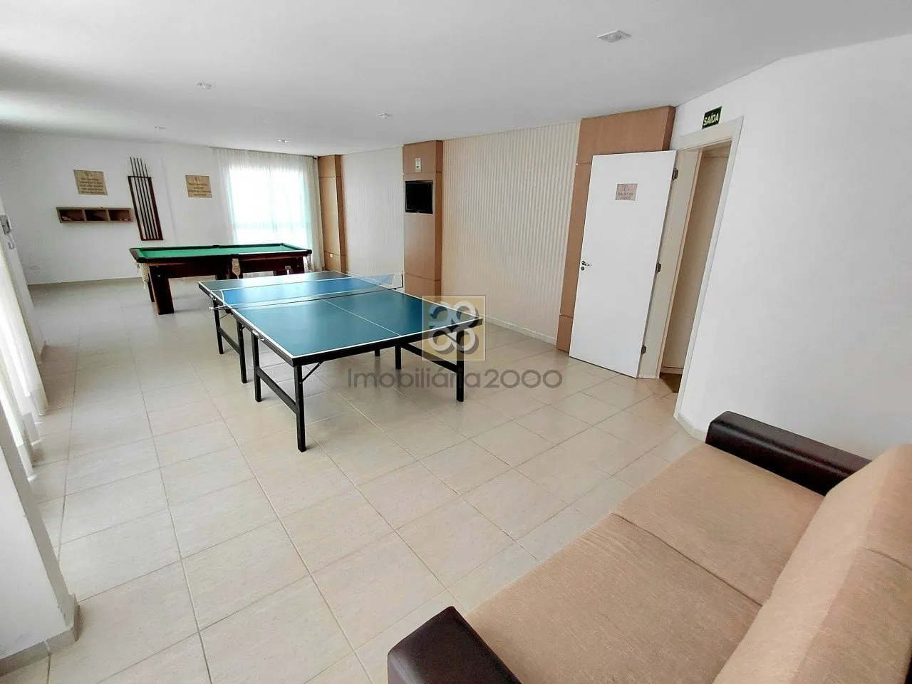 Balcony with a grill in a 2-bedroom apartment, 67 m² — photo 23