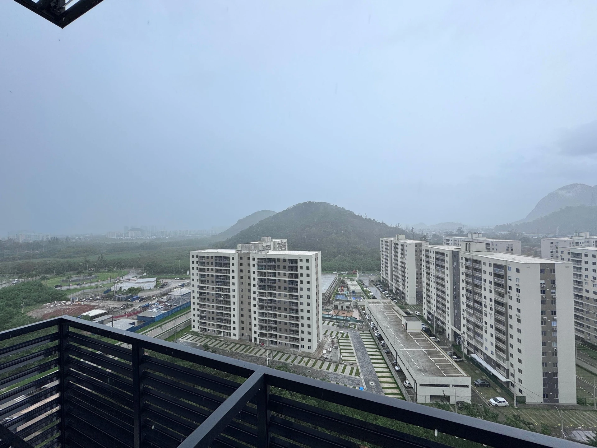 Apartamento amueblado de 3 dormitorios con balcón — photo 23