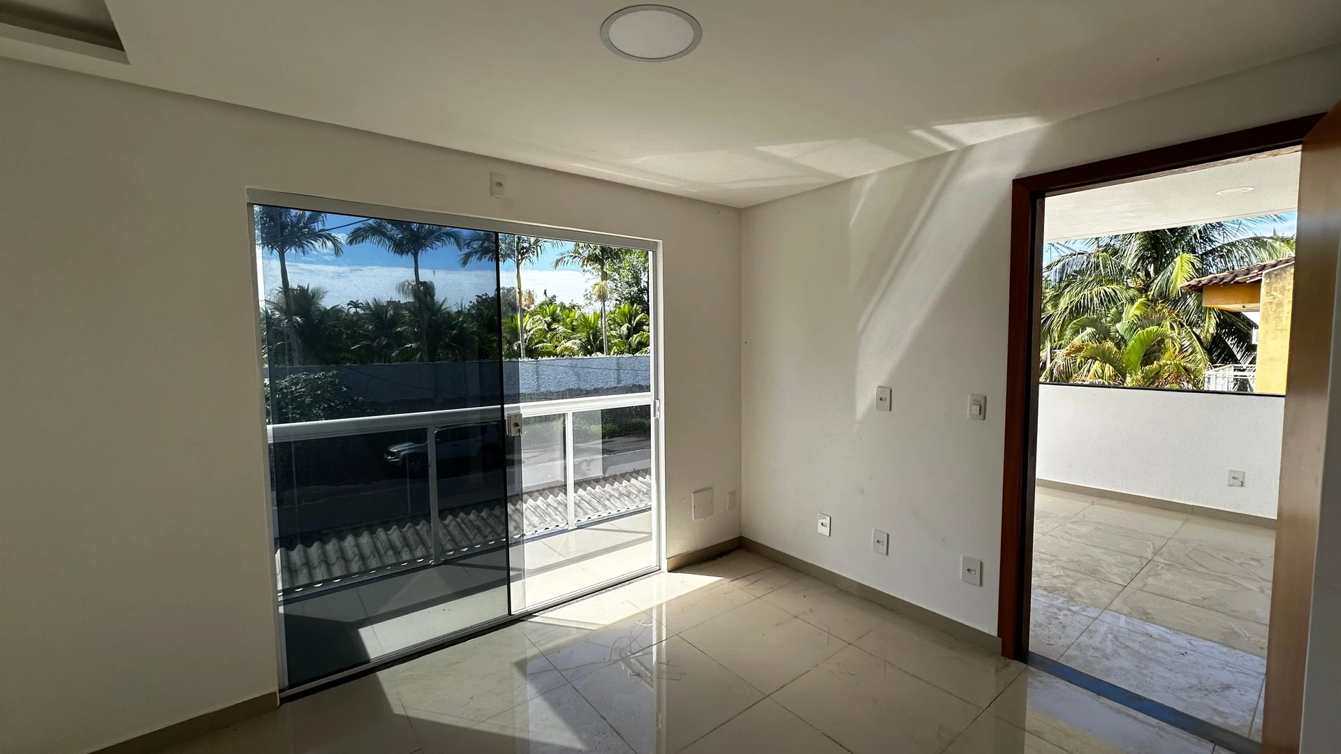 Casa com 4 quartos e 3 suítes, 2 vagas de garagem — photo 38