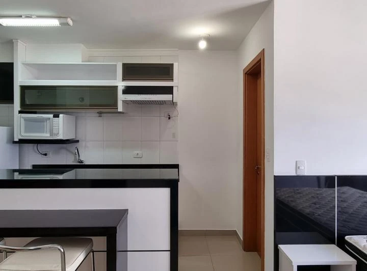 1-bedroom apartment on the 13th floor with open kitchen — photo 2