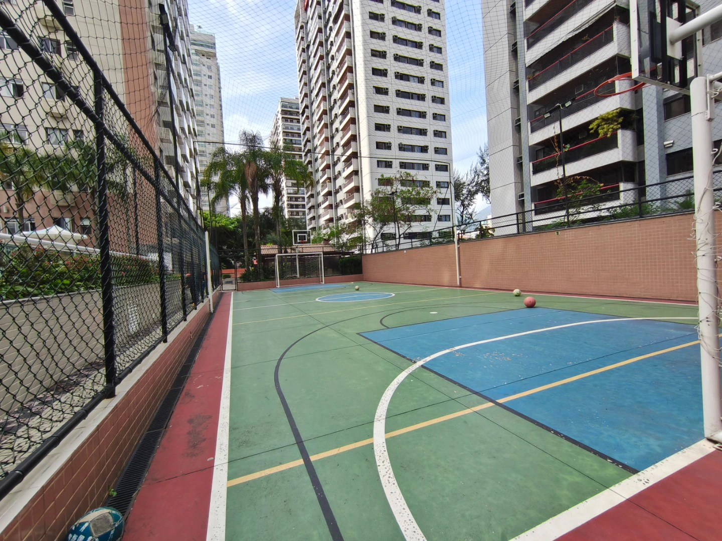 Furnished 2-bedroom apartment 80 m² with parking — photo 15