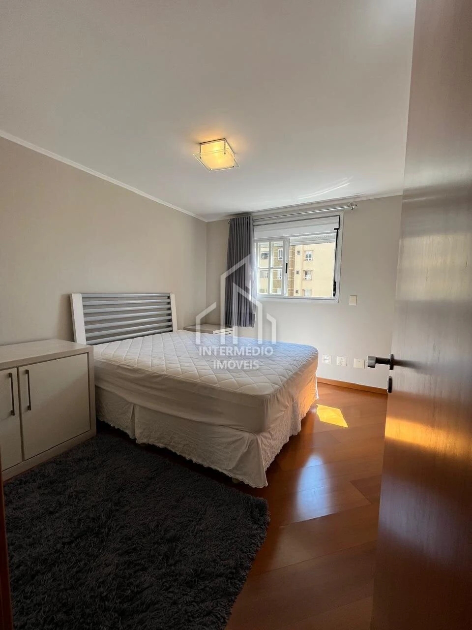 Bathtub in a 3-bedroom apartment, 145 m² — photo 5