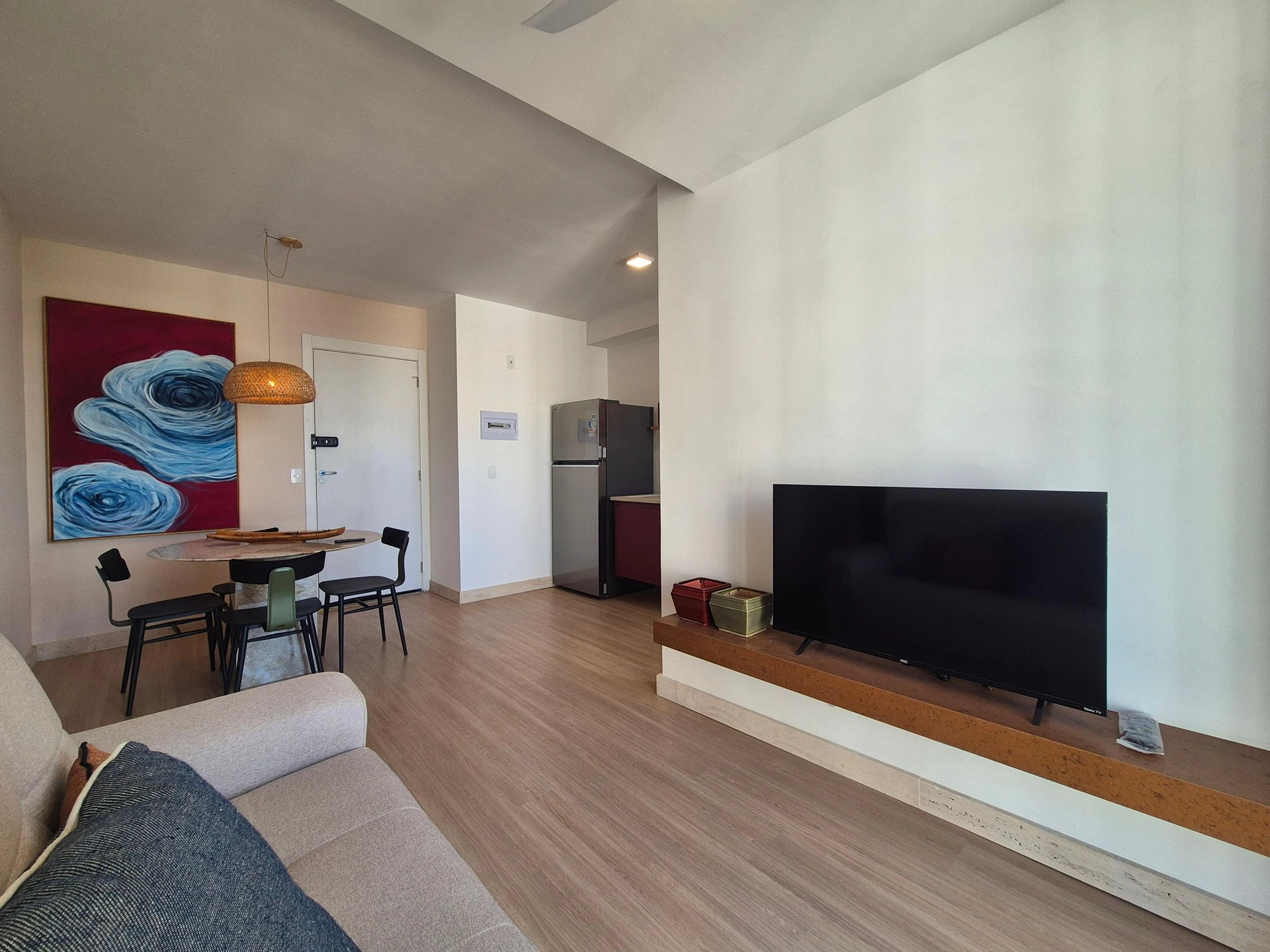 Furnished apartment, 49 m², with wood or laminate floors
