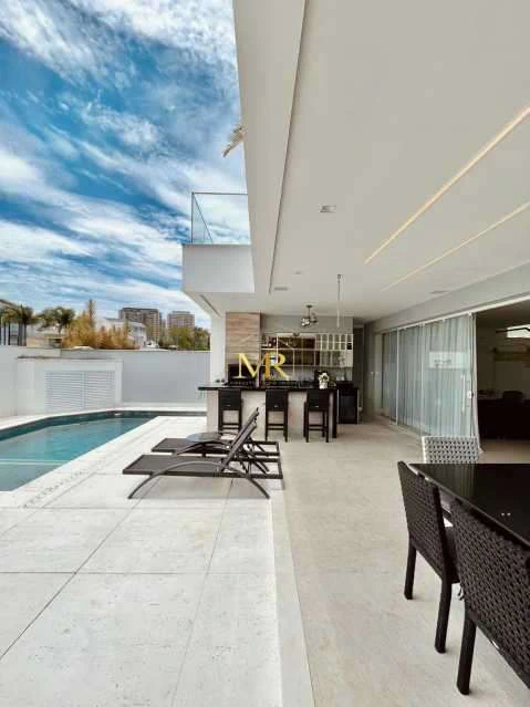 Condominium house with 4 en-suite bedrooms, 340 m² — photo 6