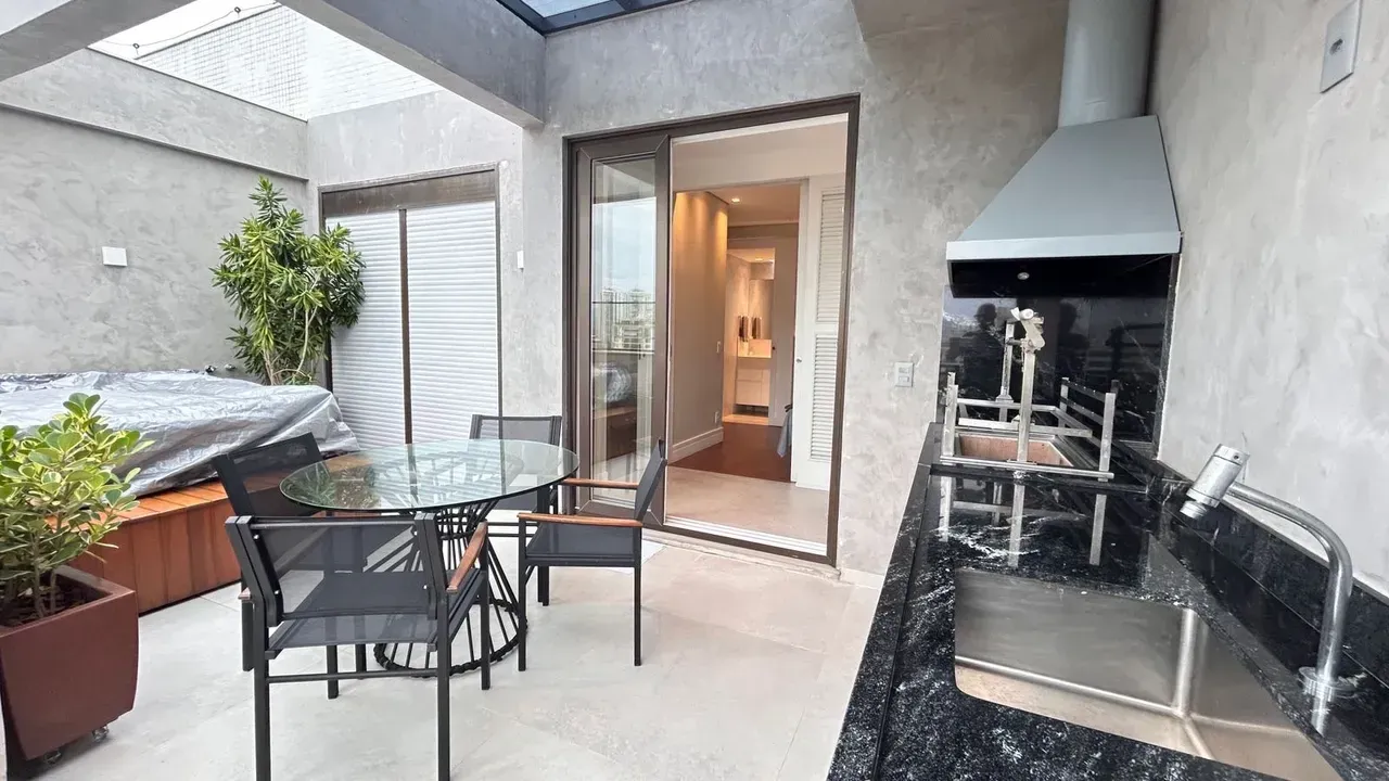 Duplex penthouse with 1 bedroom and 2 bathrooms — photo 4