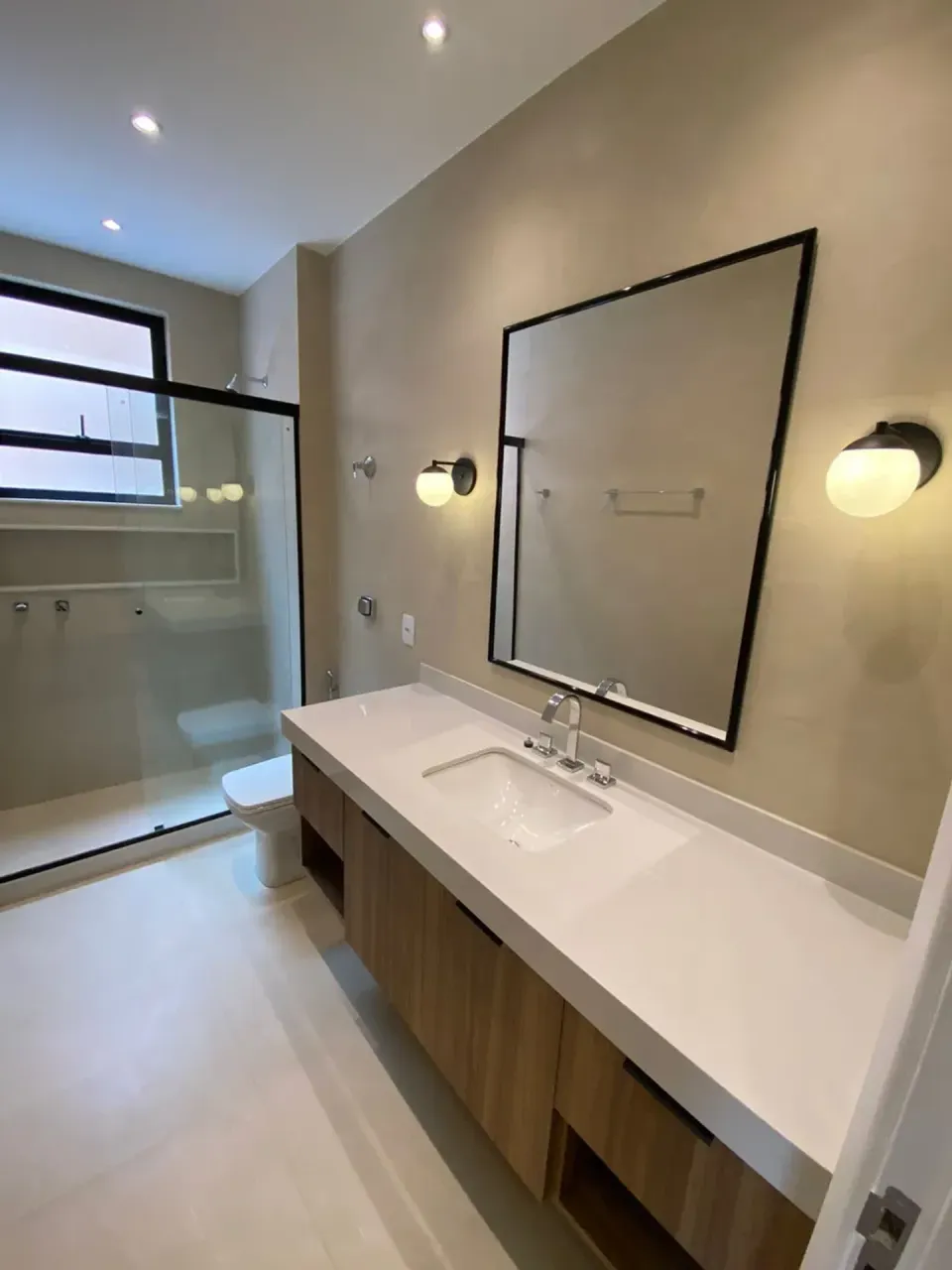 Rental apartment with open-plan kitchen and 1 parking space — photo 3